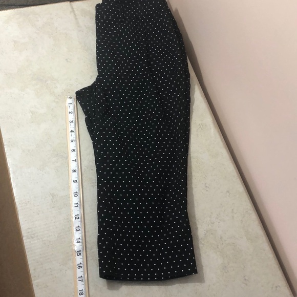 Rafaela Curvy Diamond Pattern Petite Capris 8P - Picture 7 of 8